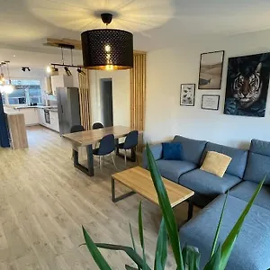 Blue Iro, Lumineux, 4 Chambres, Balcon, 105m2 Appartement